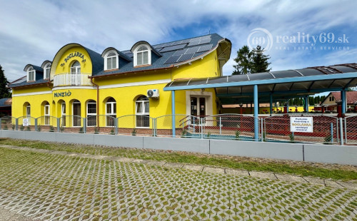 MAĎARSKO - MEZŐKÖVESD PENZIÓN S 13 APARTMÁNMI, TERASA, REŠTAURÁCIA V TOP LOKALITE