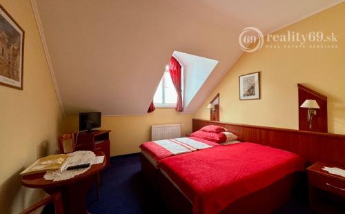 MAĎARSKO - MEZŐKÖVESD PENZIÓN S 13 APARTMÁNMI, TERASA, REŠTAURÁCIA V TOP LOKALITE