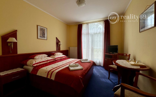 MAĎARSKO - MEZŐKÖVESD PENZIÓN S 13 APARTMÁNMI, TERASA, REŠTAURÁCIA V TOP LOKALITE