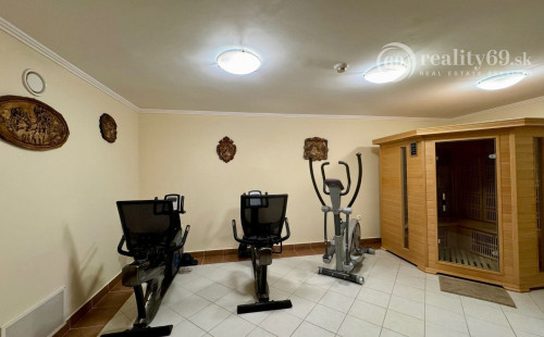 MAĎARSKO - MEZŐKÖVESD PENZIÓN S 13 APARTMÁNMI, TERASA, REŠTAURÁCIA V TOP LOKALITE