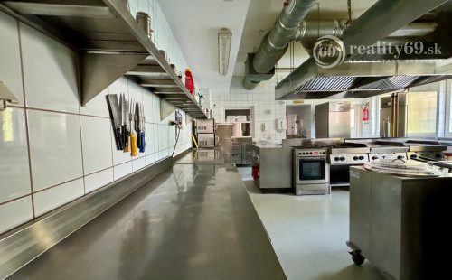 MAĎARSKO - MEZŐKÖVESD PENZIÓN S 13 APARTMÁNMI, TERASA, REŠTAURÁCIA V TOP LOKALITE