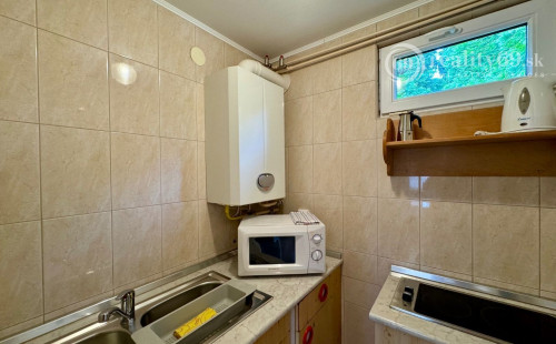 MAĎARSKO - MEZŐKÖVESD  PENZIÓN S 11 APARTMÁNMI, TERASA, ALTÁNOK, DETSKÉ IHRISKO, PARKING.