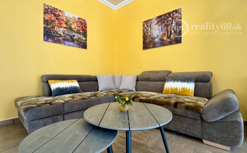 MAĎARSKO - MEZŐKÖVESD  PENZIÓN S 11 APARTMÁNMI, TERASA, ALTÁNOK, DETSKÉ IHRISKO, PARKING.