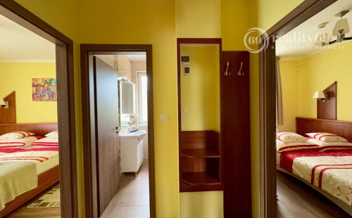 MAĎARSKO - MEZŐKÖVESD  PENZIÓN S 11 APARTMÁNMI, TERASA, ALTÁNOK, DETSKÉ IHRISKO, PARKING.