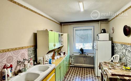 MAĎARSKO - SZALASZEND 5 IZBOVÝ RODINNÝ DOM 40 KM OD KOŠÍC