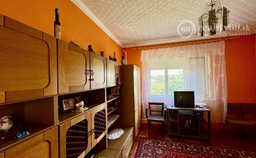 MAĎARSKO - SZALASZEND 5 IZBOVÝ RODINNÝ DOM 40 KM OD KOŠÍC