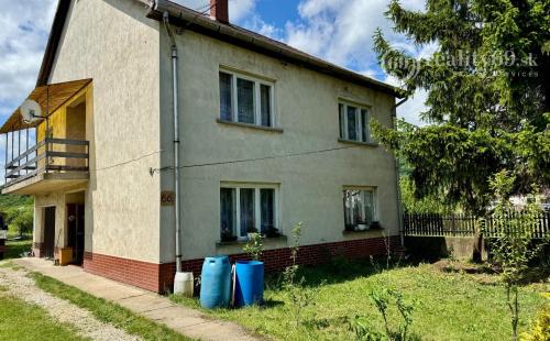 MAĎARSKO - SZALONNA 4 IZBOVÝ POSCHODOVÝ RODINNÝ DOM S VEĽKÝM POZEMKOM 2000 M2