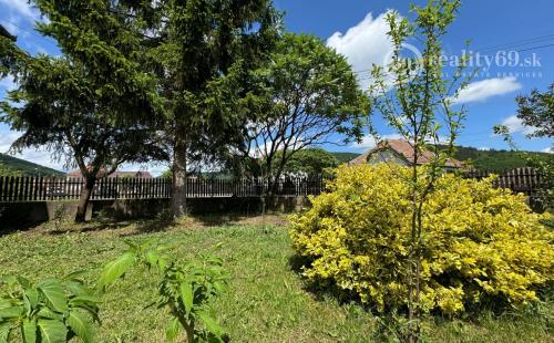 MAĎARSKO - SZALONNA 4 IZBOVÝ POSCHODOVÝ RODINNÝ DOM S VEĽKÝM POZEMKOM 2000 M2