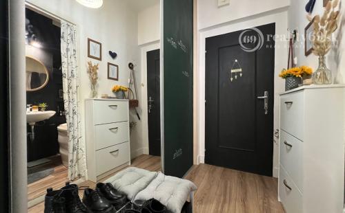 STARÉ MESTO - KOMENSKÉHO MODERNÝ 2,5 IZBOVÝ BYT, LODŽIA.