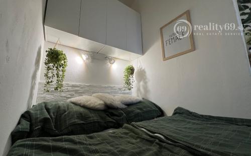 STARÉ MESTO - KOMENSKÉHO MODERNÝ 2,5 IZBOVÝ BYT, LODŽIA.