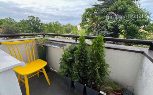 STARÉ MESTO - KOMENSKÉHO MODERNÝ 2,5 IZBOVÝ BYT, LODŽIA.