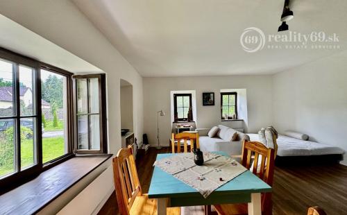 MAĎARSKO - KÉKED 3 IZBOVÁ CHALUPA -  RODINNÝ DOM S PEKNÝM POZEMKOM POHRANIČNÁ OBLASŤ.