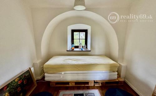 MAĎARSKO - KÉKED 3 IZBOVÁ CHALUPA -  RODINNÝ DOM S PEKNÝM POZEMKOM POHRANIČNÁ OBLASŤ.