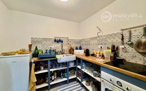 MAĎARSKO - KÉKED 3 IZBOVÁ CHALUPA -  RODINNÝ DOM S PEKNÝM POZEMKOM POHRANIČNÁ OBLASŤ.