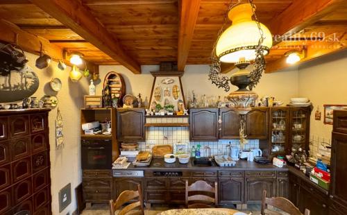 MAĎARSKO - BÓDVARÁKÓ ŠTÝLOVÝ STATOK VHODNÝ NA PENZIÓN- KOMPLETNÁ REKONŠTRUKCIA.