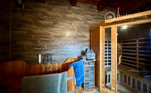 MAĎARSKO - BÓDVARÁKÓ ŠTÝLOVÝ STATOK VHODNÝ NA PENZIÓN- KOMPLETNÁ REKONŠTRUKCIA.