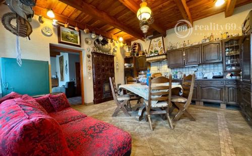 MAĎARSKO - BÓDVARÁKÓ ŠTÝLOVÝ STATOK VHODNÝ NA PENZIÓN- KOMPLETNÁ REKONŠTRUKCIA.