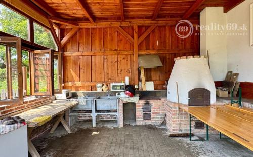 MAĎARSKO - BÓDVARÁKÓ ŠTÝLOVÝ STATOK VHODNÝ NA PENZIÓN- KOMPLETNÁ REKONŠTRUKCIA.