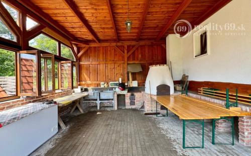 MAĎARSKO - BÓDVARÁKÓ ŠTÝLOVÝ STATOK VHODNÝ NA PENZIÓN- KOMPLETNÁ REKONŠTRUKCIA.