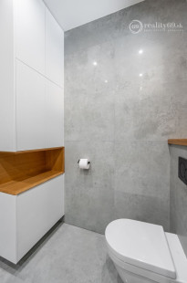 JUH - LUXUSNÁ NOVOSTAVBA 5 IZBOVÉHO RD V TOP LOKALITE.