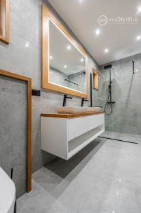 JUH - LUXUSNÁ NOVOSTAVBA 5 IZBOVÉHO RD V TOP LOKALITE.