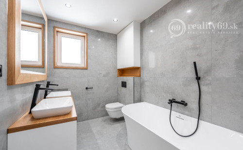 JUH - LUXUSNÁ NOVOSTAVBA 5 IZBOVÉHO RD V TOP LOKALITE.