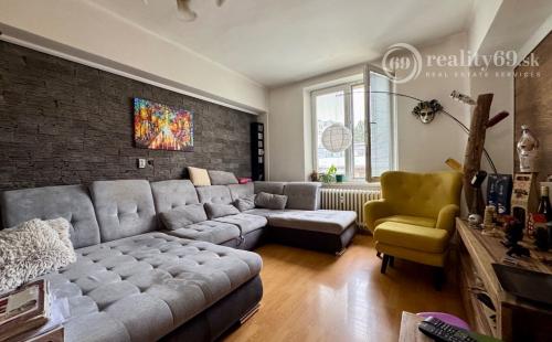 STARÉ MESTO - KOMENSKÉHO SUPER 3 IZBOVÝ TEHLOVÝ BYT 120 M2.