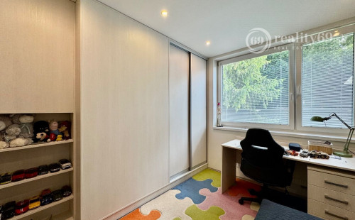 KOŠICKÁ NOVÁ VES - 4 IZBOVÝ  BYT 90 M2,  TERASA 20 M2, PREDZÁHRADKA 60 M2.