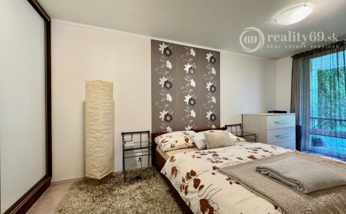 KOŠICKÁ NOVÁ VES - 4 IZBOVÝ  BYT 90 M2,  TERASA 20 M2, PREDZÁHRADKA 60 M2.