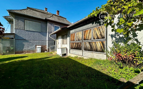 SVINICA -  5 IZBOVÝ POSCHODOVÝ RODINNÝ DOM NA VÝBORNOM MIESTE, POZEMOK 1.256 M2.