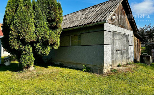 SVINICA -  5 IZBOVÝ POSCHODOVÝ RODINNÝ DOM NA VÝBORNOM MIESTE, POZEMOK 1.256 M2.