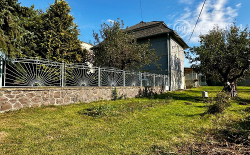SVINICA -  5 IZBOVÝ POSCHODOVÝ RODINNÝ DOM NA VÝBORNOM MIESTE, POZEMOK 1.256 M2.