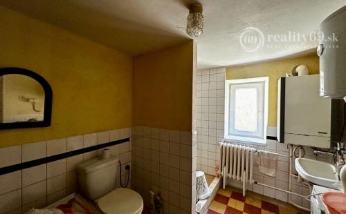 SVINICA -  5 IZBOVÝ POSCHODOVÝ RODINNÝ DOM NA VÝBORNOM MIESTE, POZEMOK 1.256 M2.