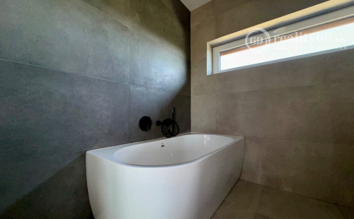 HANISKA - KVALITNÁ NOVOSTAVBA 4 IZBOVÉHO RD, GARÁŽOVÉ STÁTIE, TERASA.