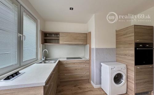 TERASA - NEŠPOROVÁ 2 IZBOVÝ BYT PRI GALÉRII