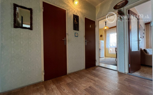 LEVOČA - 2 IZBOVÝ BYT, 58 M2, VÝBORNÝ PÔVODNÝ STAV