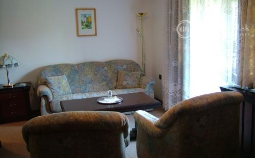 MAĎARSKO - GONC 13 IZBOVÝ OBYTNÝ OBJEKT NA BÝVANIE, PODNIKANIE