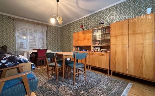 MAĎARSKO - ENCS SUPER DVOJGENERAČNÝ DOM  S ROZLOHOU 120 M2 + 120 M2