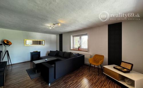 ĎURKOV - 4 IZBOVÝ PEKNÝ RD S TERASOU V SRDCI PRÍRODY.