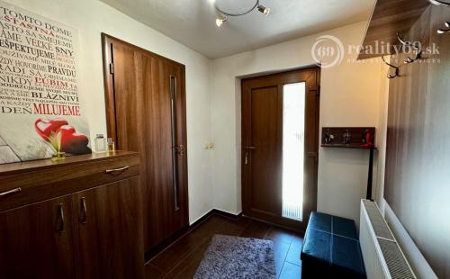 ĎURKOV - 4 IZBOVÝ PEKNÝ RD S TERASOU V SRDCI PRÍRODY.