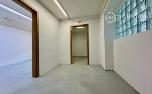 NOVÁ CENA - OPÁTSKE - NEBYTOVÝ PRIESTOR VÝMERA 71 M2, VODA, ELEKTRINA, KÚRENIE.