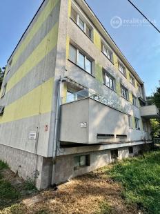 NOVÁ CENA - OPÁTSKE - NEBYTOVÝ PRIESTOR VÝMERA 71 M2, VODA, ELEKTRINA, KÚRENIE.