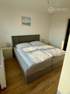 REZERVOVANÉ - JUH - ŽELEZNÍKY OSTRAVSKÁ  PEKNÝ 3 IZBOVÝ BYT 66 M2, LODŽIA.