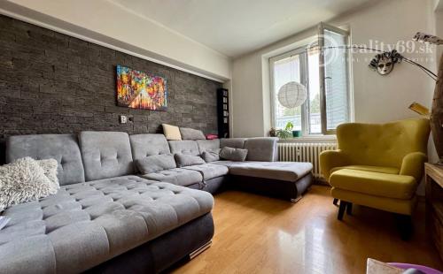 STARÉ MESTO - KOMENSKÉHO SUPER 3 IZBOVÝ TEHLOVÝ BYT 120 M2.