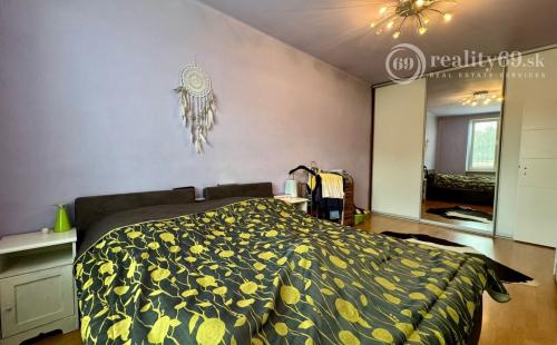 STARÉ MESTO - KOMENSKÉHO SUPER 3 IZBOVÝ TEHLOVÝ BYT 120 M2.