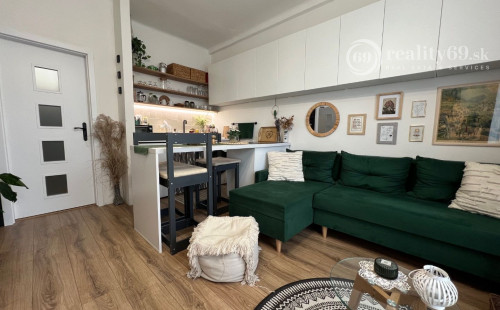 STARÉ MESTO - KOMENSKÉHO MODERNÝ 2,5 IZBOVÝ BYT, LODŽIA.