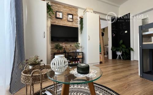 STARÉ MESTO - KOMENSKÉHO MODERNÝ 2,5 IZBOVÝ BYT, LODŽIA.