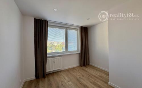 REZERVOVANÝ - TERASA -  HUMENSKÁ 4 IZBOVÝ LUXUSNÝ MODERNÝ BYT 70 M2 V TOP LOKALITE