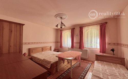 MAĎARSKO - HEJCE SUPER RODINNÝ DOM - PENZIÓN NÁDHERNÉ MIESTO.