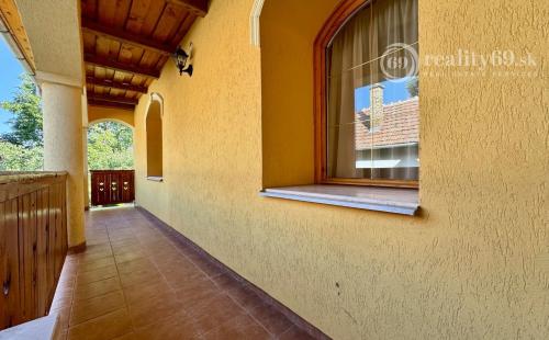 MAĎARSKO - HEJCE SUPER RODINNÝ DOM - PENZIÓN NÁDHERNÉ MIESTO.